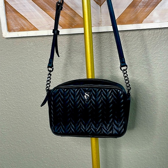 Vera Wang Handbags - Vera Wang black cross body purse